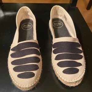 Toni Pons Navy and White Shoes